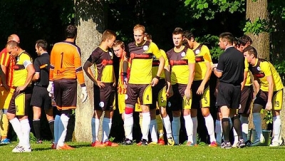 Piatoligoví futbalisti Krásnohorského Podhradia zimujú na druhej priečke