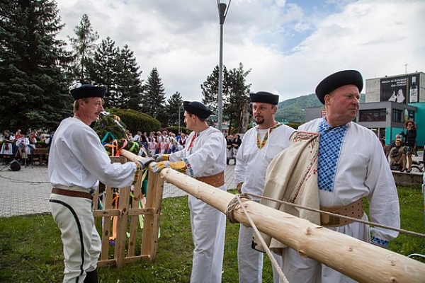 Stavanie májov je jedným z najstarších tradícií, ktorý sa až doteraz udržiava na Gemeri