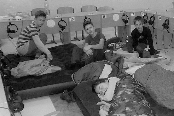 Nočné hry Zocháčov v škole