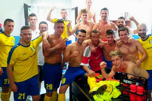 Futbalisti MFK Rožňava v kabine po zápase 5.kola IV. ligy s Gelnicou