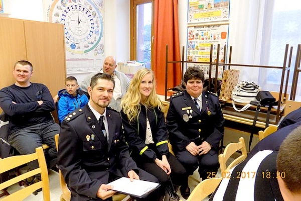 Členovia Dobrovoľného hasičského zboru mesta Jelšava boli na návšteve v Slovenskom Komlóši