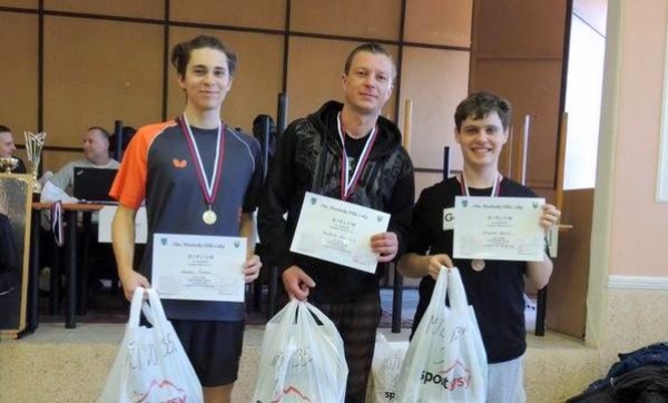 Víťazstvo v stolnotenisovom turnaji v Muránskej Dlhej Lúke v mužskej kategórii obhájil Milan Lašiak