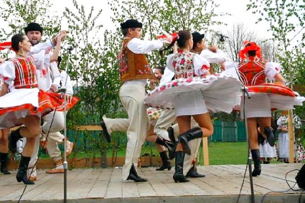 Podoby tanca s odborníkom na gemerský folklór Ladislavom Bačinským
