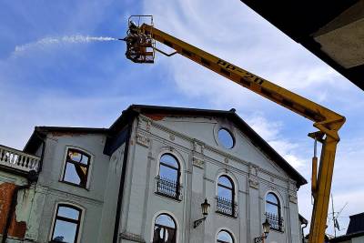 Dobrovoľní hasiči na taktickom cvičení v Revúcej zachraňovali historickú budovu