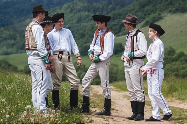 Detail z plagátu GOS U nás taká obyčaj...