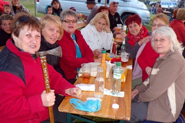 Tradičná Vatra slobody v Rožňave umožnila aj rodinám prežiť príjemný večer