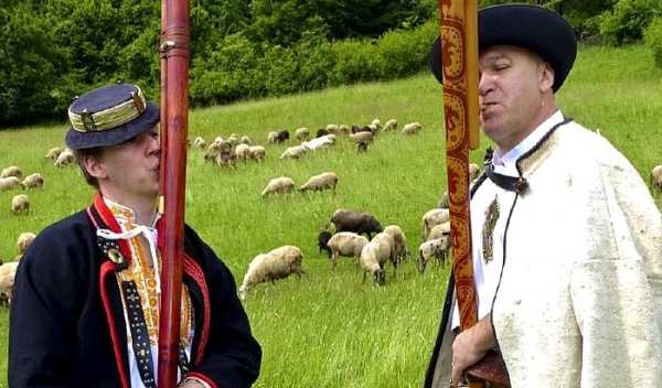 Fiľovci z Banskej Bystrice naučia záujemcov z Gemera ako si vyrobiť drevenú bezdierkovú píšťalu