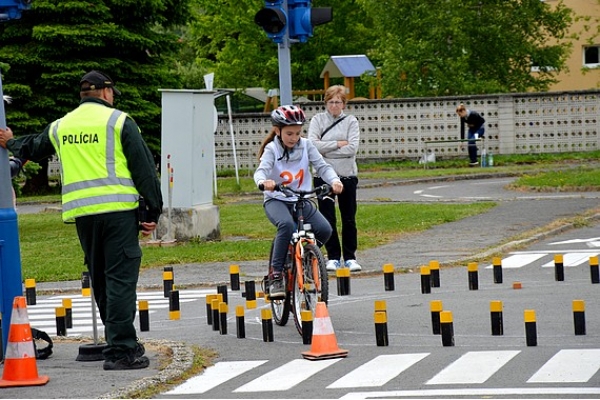 Na krajskej dopravnej súťaži „Na bicykli bezpečne 2017" v Žiari nad Hronom vybojovali žiaci z Revúcej druhé miesto