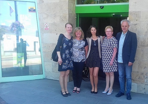 Zástupcovia ZŠ J. A. Komenského v poľskom partnerskom meste a v partnerskej škole v Ledzinách
