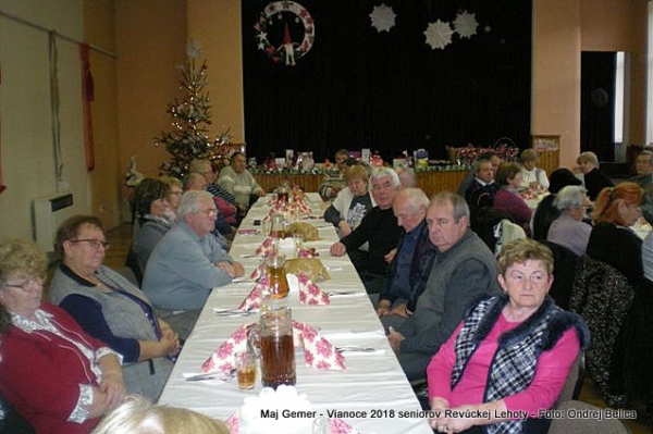 Aj seniori ZO JDS v Revúckej Lehote chceli "zadržať" vianočný čas...